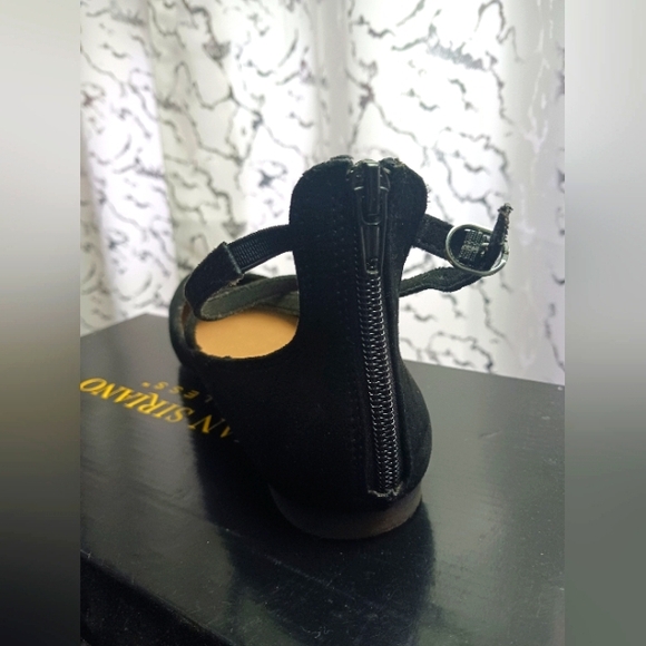 Flats - Picture 3 of 4